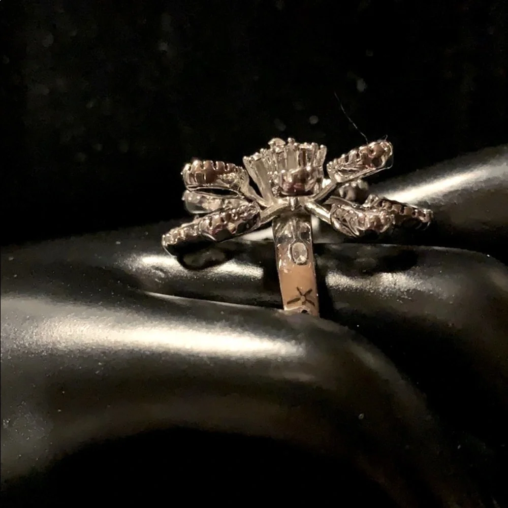 Silver Rhinestone & Black Crystal Ring -Flower